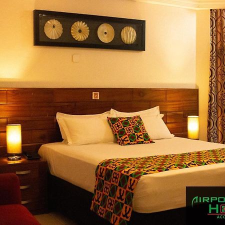 Airport West Hotel Akra Dış mekan fotoğraf