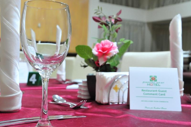 Airport West Hotel Akra Dış mekan fotoğraf