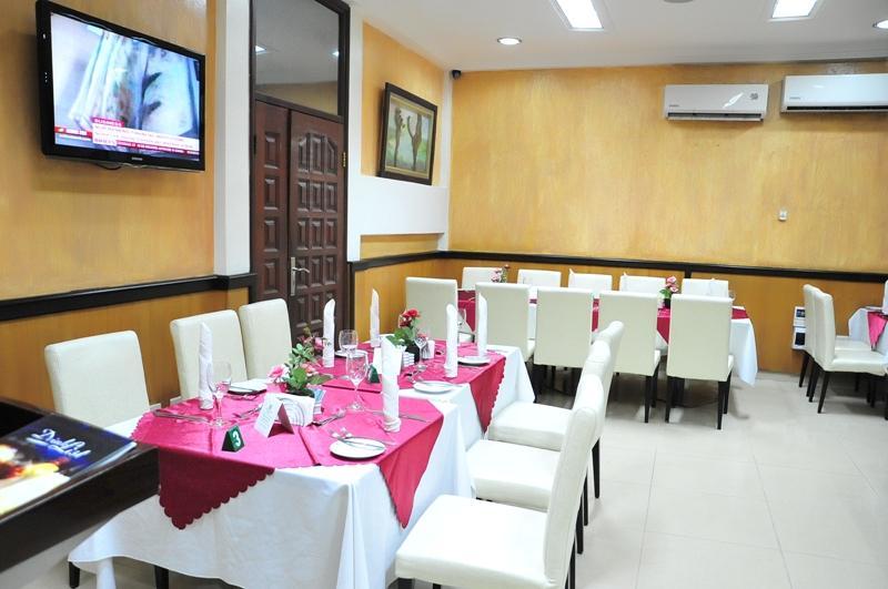 Airport West Hotel Akra Dış mekan fotoğraf