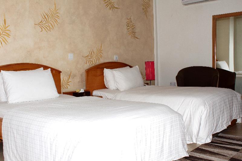 Airport West Hotel Akra Dış mekan fotoğraf